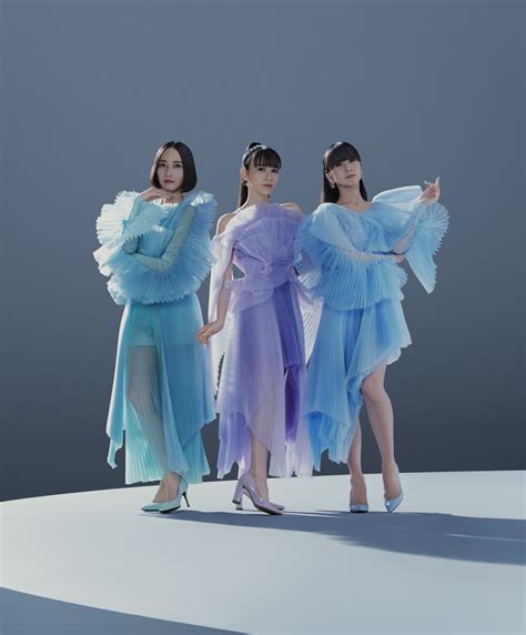 perfume official site.